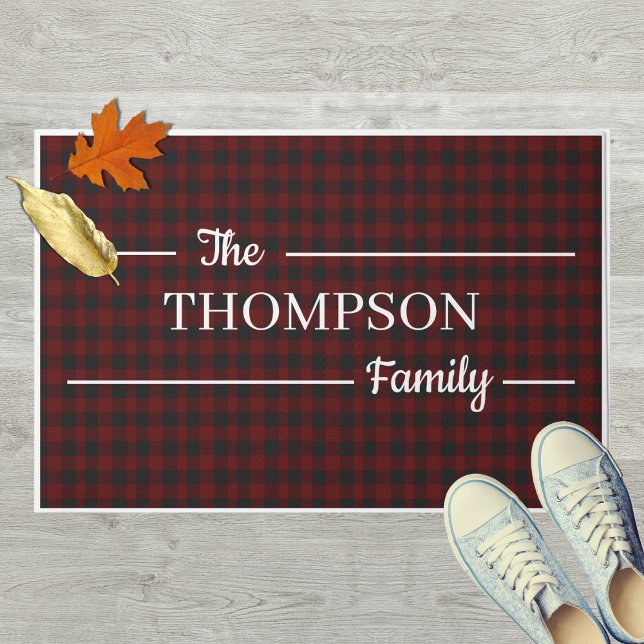 Felpudo Bienvenida del nombre de la familia de las placas  (Personalized Fall Family Name Buffalo Red And Black Plaid Doormat )