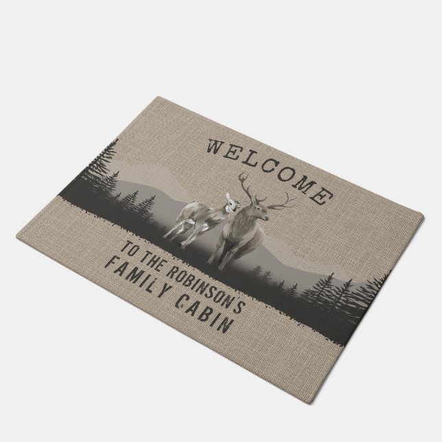 Felpudo Bienvenida Familia Cabina Deer Pine Tree Burlap (Angular)