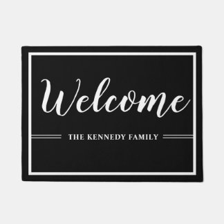 Felpudo Bienvenida familia nombre moderno en blanco y negr