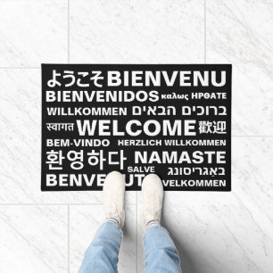 Felpudo Bienvenidos a diferentes idiomas blanco negro mode