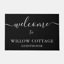 Bienvenidos a la moderna pensión en blanco y negro