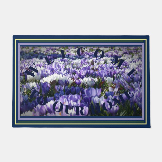 Felpudo Bienvenidos A Nuestra Casa Floral Crocus Lavender  (Anverso)
