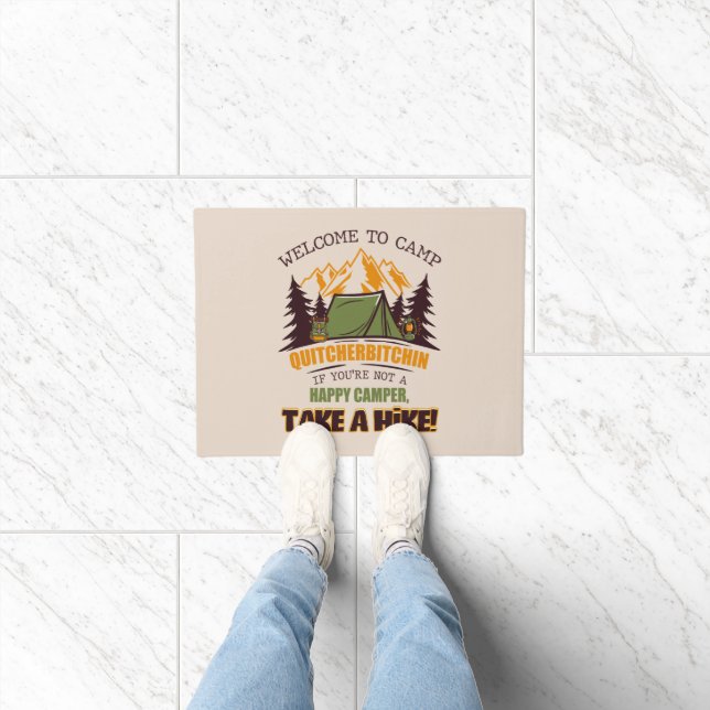 Felpudo Bienvenidos Al Campamento Quitcherbitchin Feliz Ca (Interior)