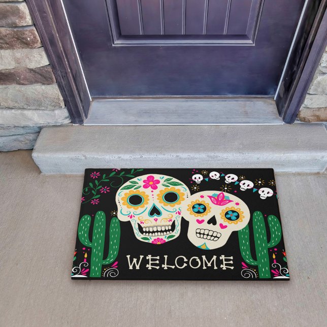 Felpudo Bienvenidos el Día de los Azúcar en Arte Muerto (Small doormat with sugar skulls and cactus from my Dia de los Muertos collection)