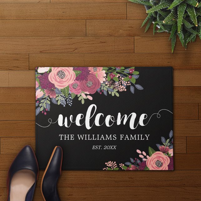 Felpudo Bienvenidos Rubor & Burgundy Flowers Black Family  (Subido por el creador)
