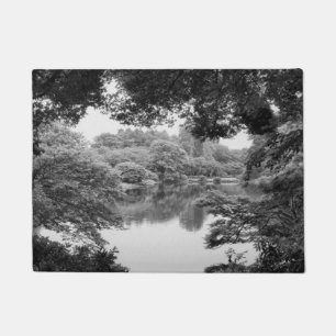 Felpudo Blanco y negro, fresco, único y natural y lago