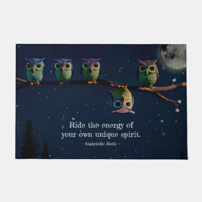 Felpudo Búho que es diferente con el collage de ofertas ún (Anverso)