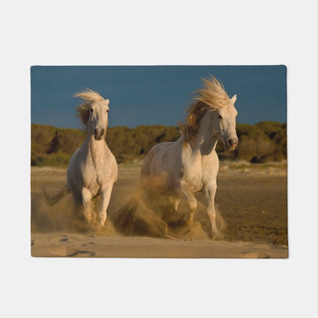 Felpudo Caballos blancos que corren en la playa el | (Anverso)