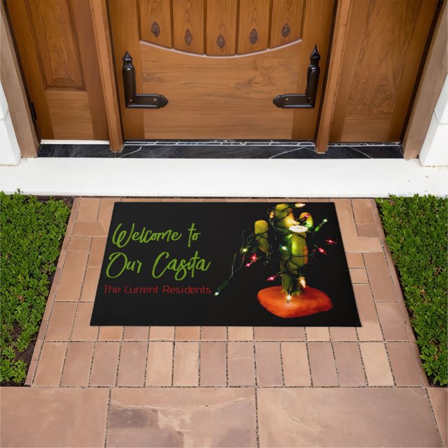 Felpudo Cactus Candle Wrapped in Christmas Lights (Exterior)