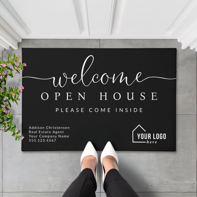 Felpudo Casa de Bienvenida Inmobiliaria personalizado (Shown on a 24" x 36" doormat)