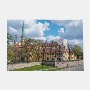 Felpudo Castillo Riga durante el día soleado en Riga, Leto