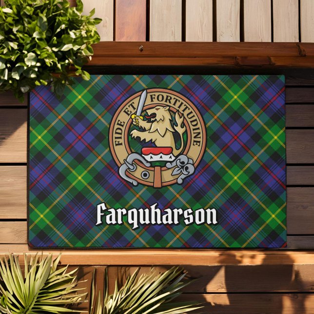 Felpudo Clan Farquharson Escudo sobre Tartán (Subido por el creador)