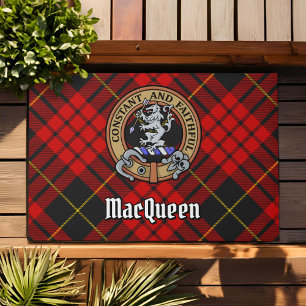 Felpudo Clan MacQueen Crest sobre Tartán