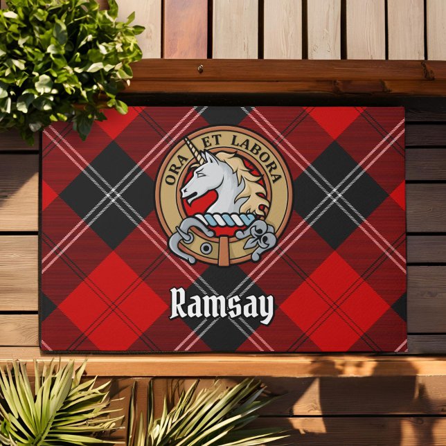 Felpudo Clan Ramsay Escudo sobre Tartán Rojo (Subido por el creador)