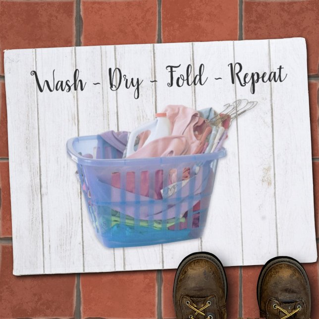 Felpudo Colorida Lavandería Doblada Sobre Peligros En Cest (Subido por el creador)