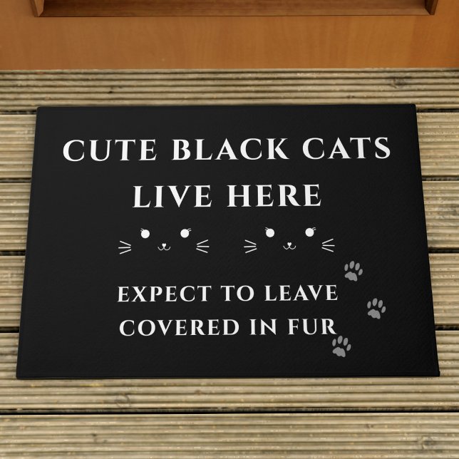 Felpudo Cuidados gatos negros en vivo aquí Bienvenido Door (All black cats are cute and if you have 2 sharing your home, here is the doormat just for you)