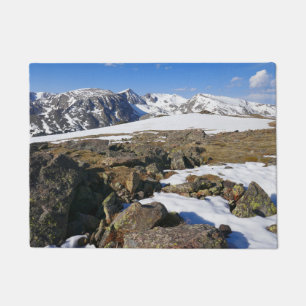Felpudo Derretimiento de nieve en las Montañas Rocosas
