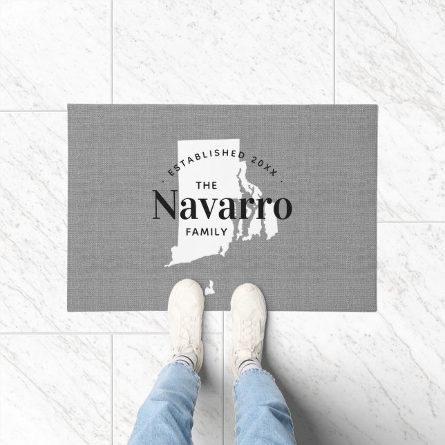 Felpudo Doormat estatal monograma de la familia Rhode Isla (Interior)