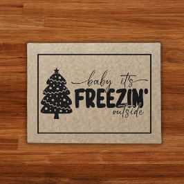 Felpudo El árbol de navidad bebe su frialdad afuera