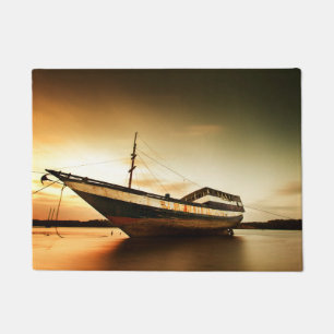 Felpudo El cuerpo de la nave vieja el   Bali, Indonesia
