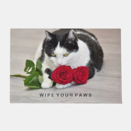 Felpudo El gato lindo con la rosa roja