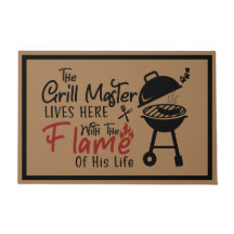 El Maestro Grill Vive Aquí, Bienvenida