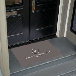 Felpudo Elegante nombre de familia de monograma gris oscur