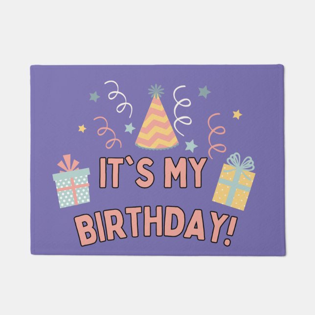 Felpudo Es mi celebración de regalo de gorra de cumpleaños (Anverso)