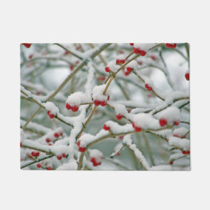 Felpudo Escena roja del invierno de las bayas Nevado