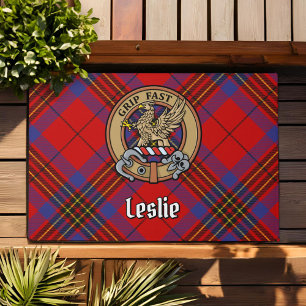Felpudo Escudo de armas del Clan Leslie sobre Tartán Rojo