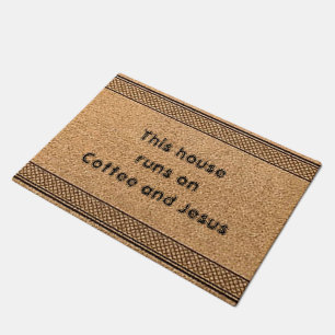 Felpudo Esta casa corre con el café y Jesús Doormat