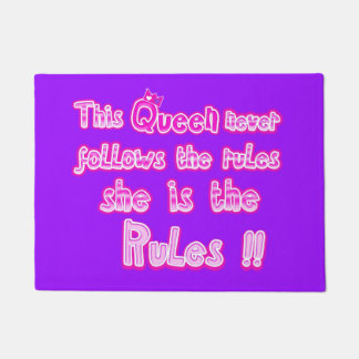 Felpudo Esta reina nunca sigue las reglas púrpura