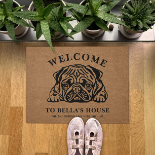 Felpudo Familia de amantes del perro personalizada Pug