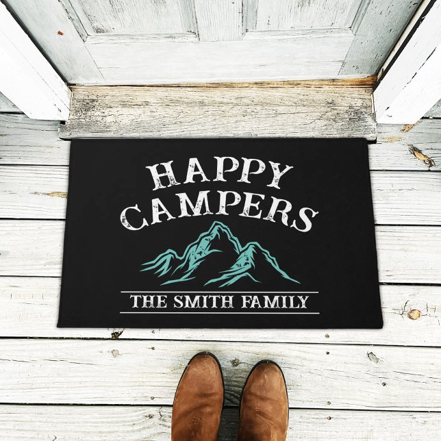 Felpudo Familia Happy Campers Mountain Adventure Camping (Subido por el creador)