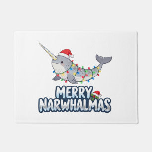 Felpudo Feliz Narwhalmas con sombrero de Santa Navidad