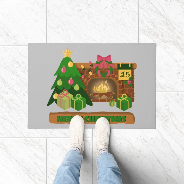 Felpudo Feliz Navidad cerca de la chimenea de fuego árbol  (Interior)