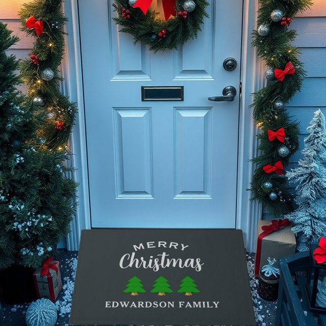 Felpudo Feliz Navidad, familia de árboles de navidad (Merry Christmas family name christmas trees Doormat. Nice doormat for the Holiday season.)