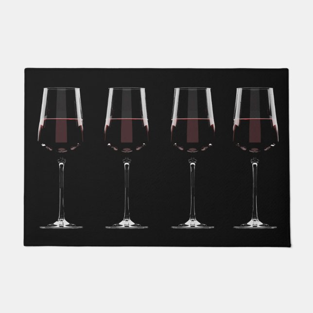Felpudo Gafas de vino con vino tinto en negro (Anverso)