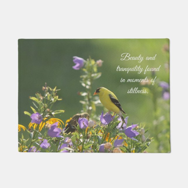 Felpudo Goldfinch en una flor harebell (Anverso)