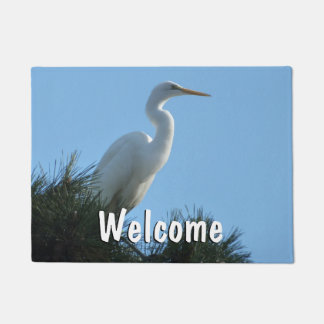 Felpudo Gran Egret en la soleada Florida
