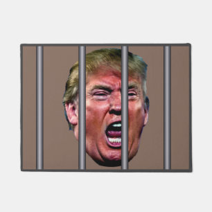 Felpudo Gritando Cabeza De Trump Delante De Las Prisiones