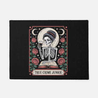 Felpudo Halloween True Crime Junkie Tarot Card
