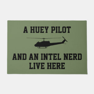 Felpudo Huey Pilot y un Intel Nerd Live