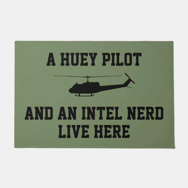 Felpudo Huey Pilot y un Intel Nerd Live (Anverso)