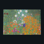 Felpudo Jardín de flores (por Gustav Klimt)<br><div class="desc">Este diseño presenta una pintura del artista austriaco Gustav Klimt (1862-1918). Se trata de una representación de un hermoso jardín florido al estilo típico impresionista de Klimt. Las flores casi parecen desbordarse, y es imposible no sentirse animadas por su belleza. El trabajo original se terminó en 1907 y su título...</div>