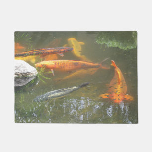 Felpudo Koi en el estanque