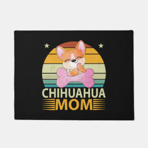 Felpudo La vieja madre del perro de Chihuahua ama el día d
