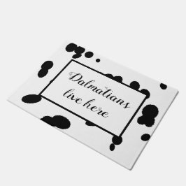 Felpudo Los dálmatas viven aquí Black Spotty Fur Pattern