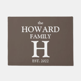 Felpudo Monograma marrón moderno Nombre de recién casados 