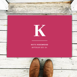 Felpudo Monograma tipográfico moderno mínimo de color rosa